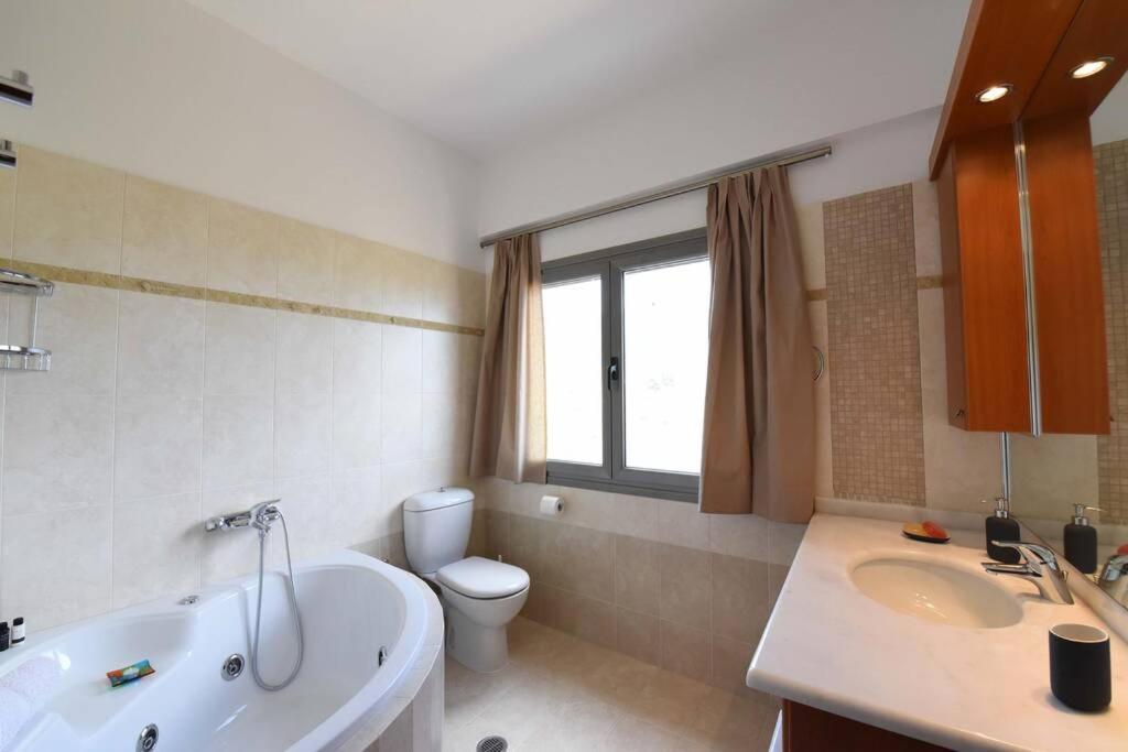 Seaside Villa Andronikos Амаринтос Екстериор снимка