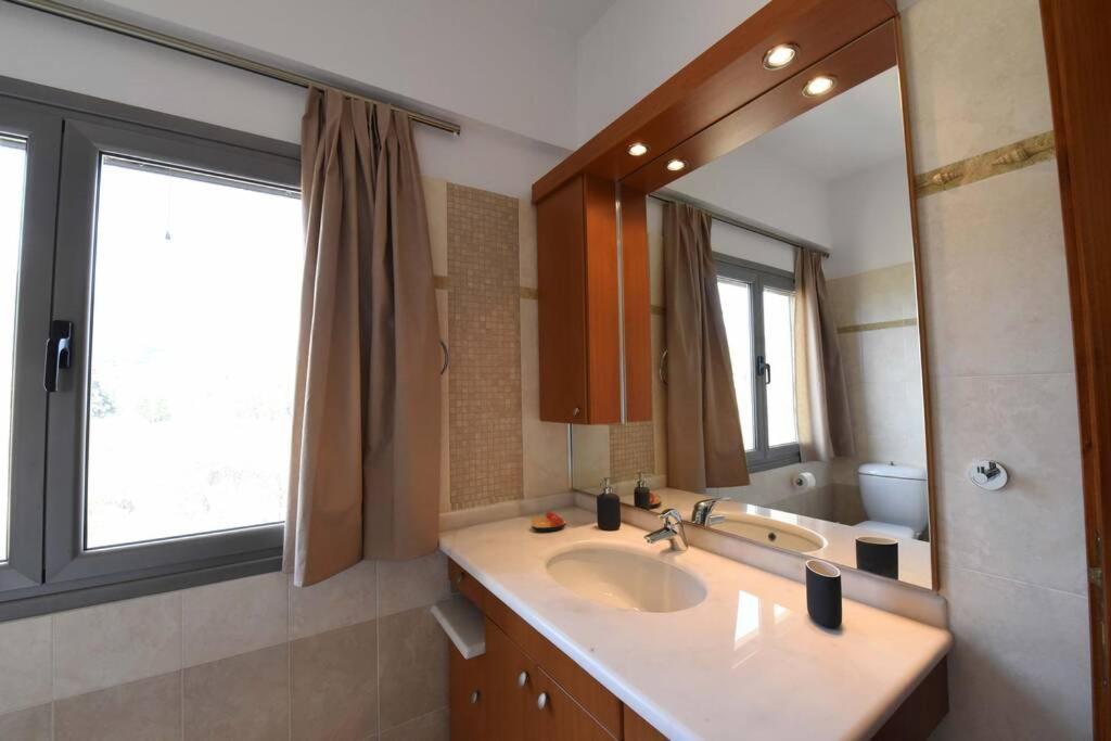 Seaside Villa Andronikos Амаринтос Екстериор снимка